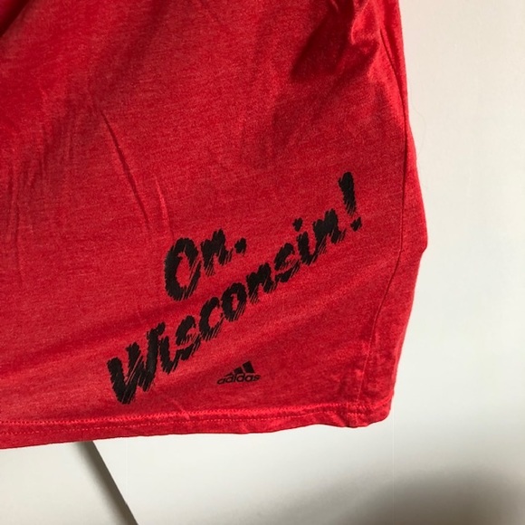 Wisconsin Badgers graphic Tee - Picture 3 of 3